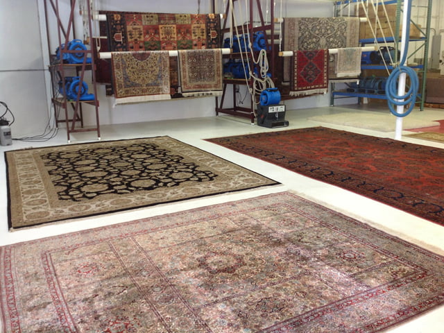 خدمات شستشوی فرش در قالیشویی بانو